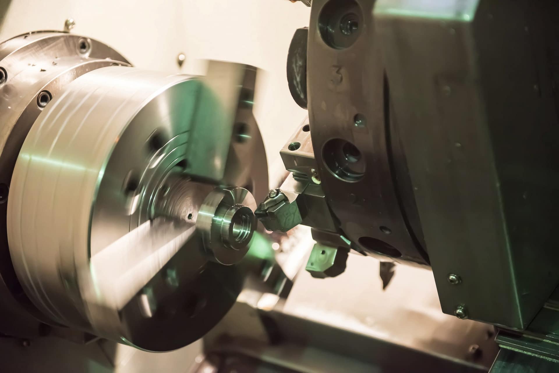 CNC-Maschine in der Fertigung bei Eiberger Präzisionstechnik
